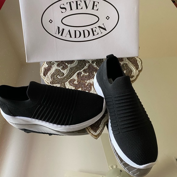 Steve Madden - Picture 2 of 2